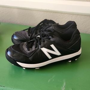Boys New Balance Baseball ⚾️  Cleats 1.5